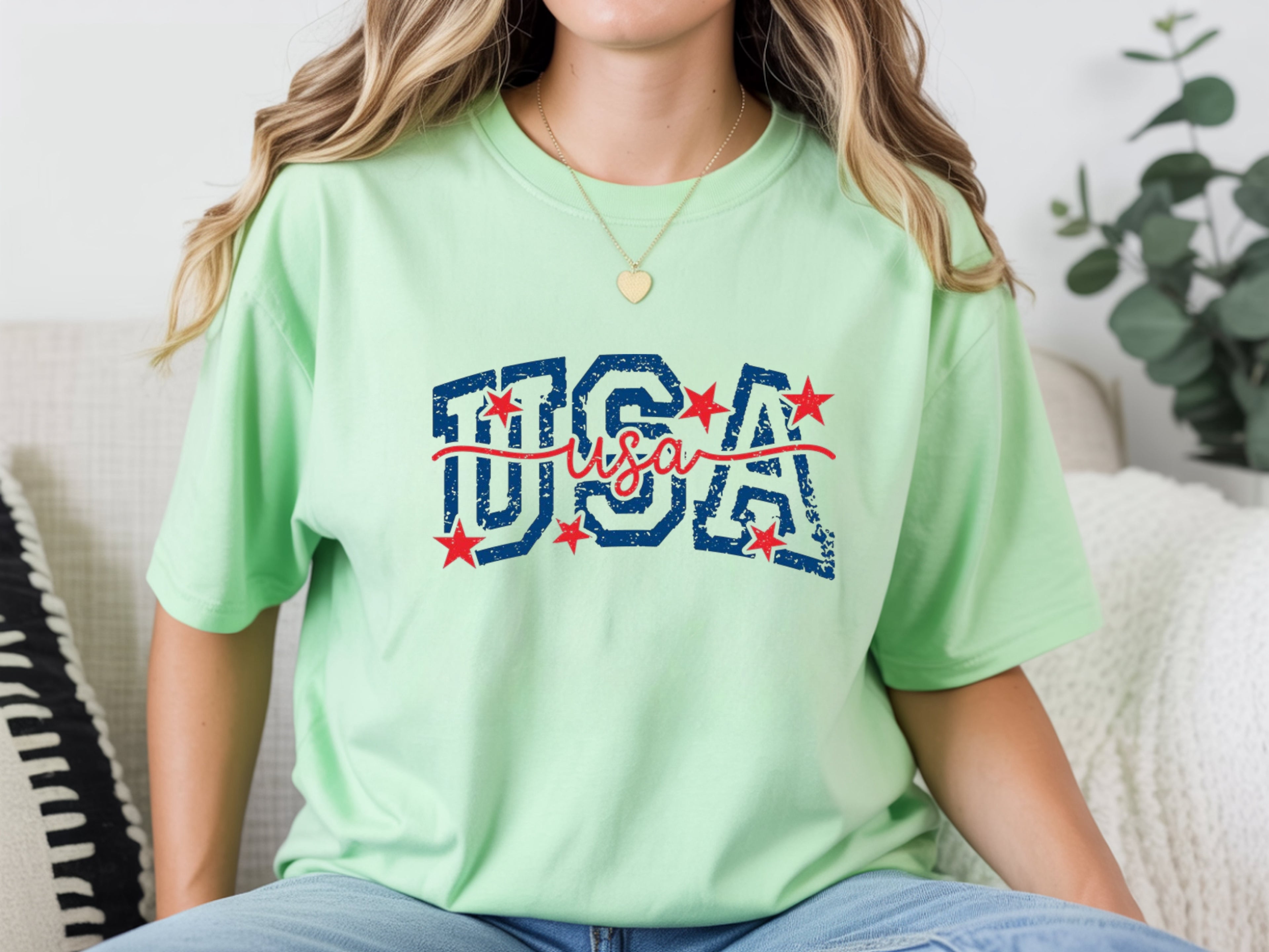 Retro USA 4th of July | Vintage Distressed  T-Shirt