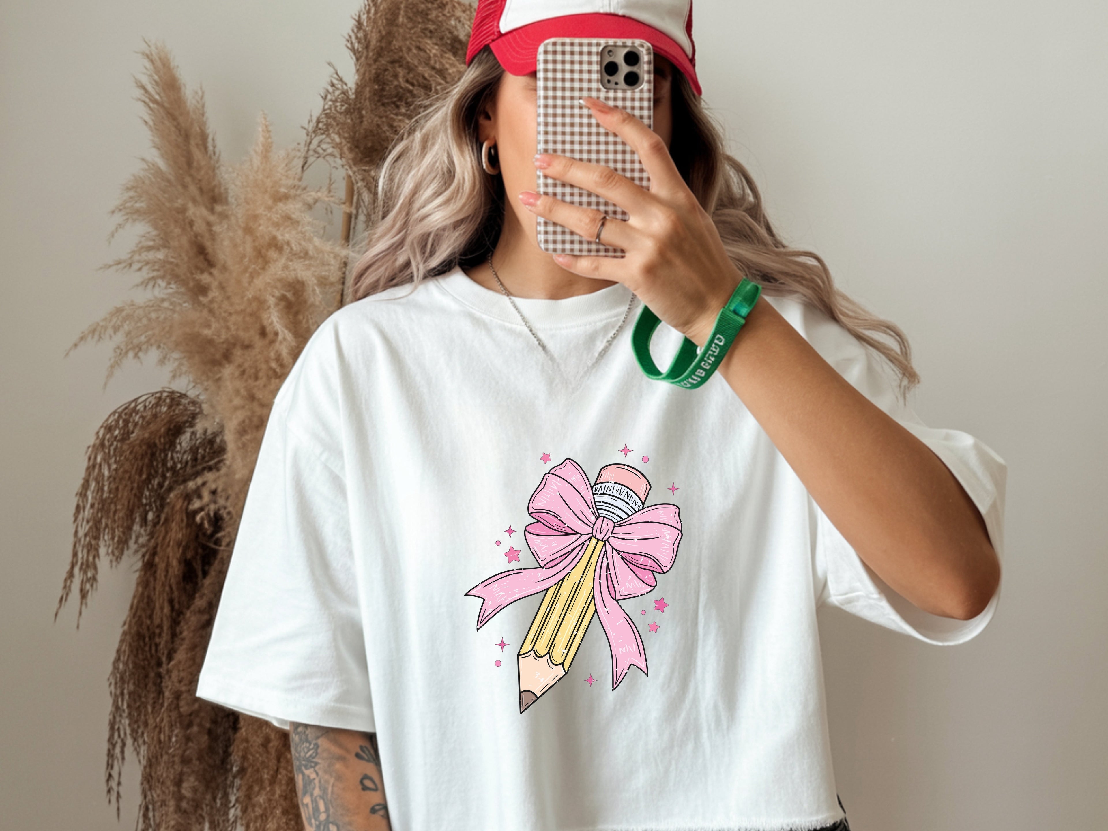 Cute & Chic Pencil with Bow T-Shirt – Teacher Appreciation Tee